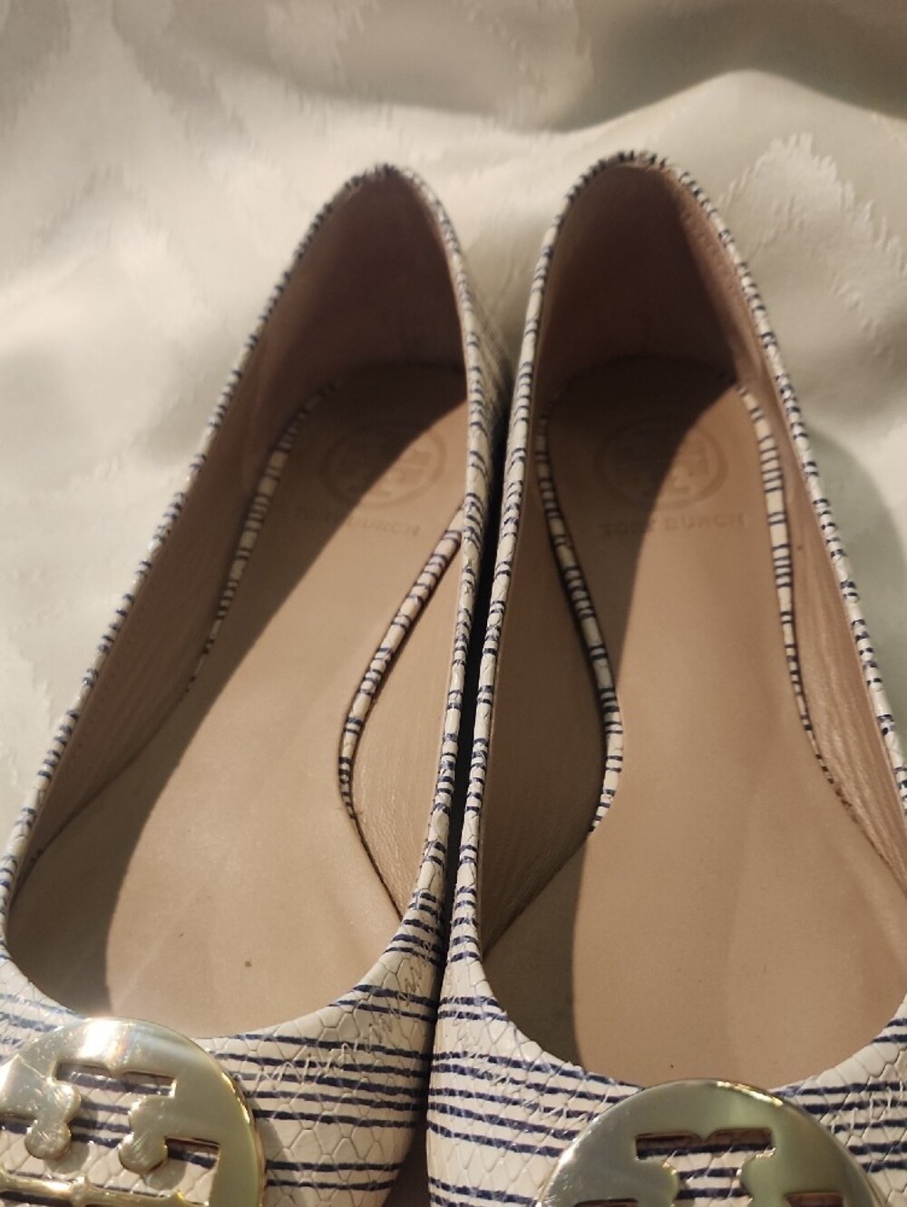 Tory Burch White and Navy Striped Reva Flats with Gold Logo - Picture 8 of 8